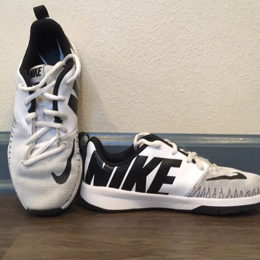 Nike boys basketball shoes